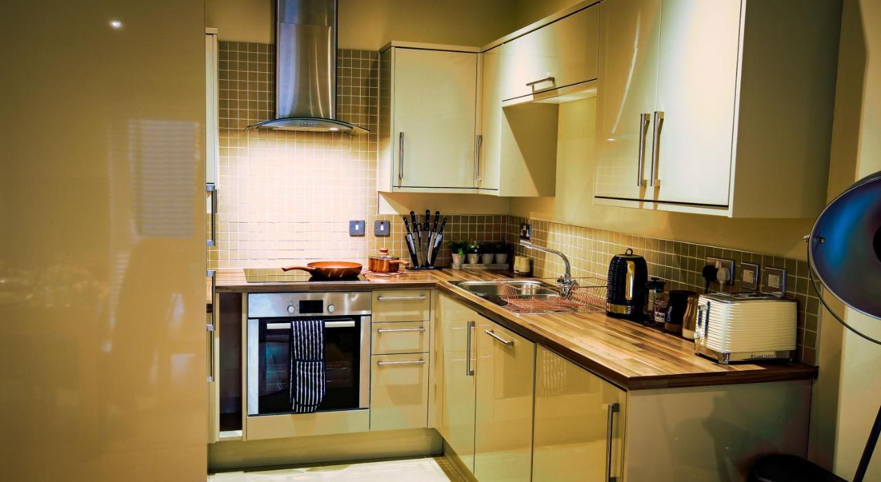 Superb City Center 1 Or 2 Bedroom Apts King Bed Саутгемптон Екстер'єр фото