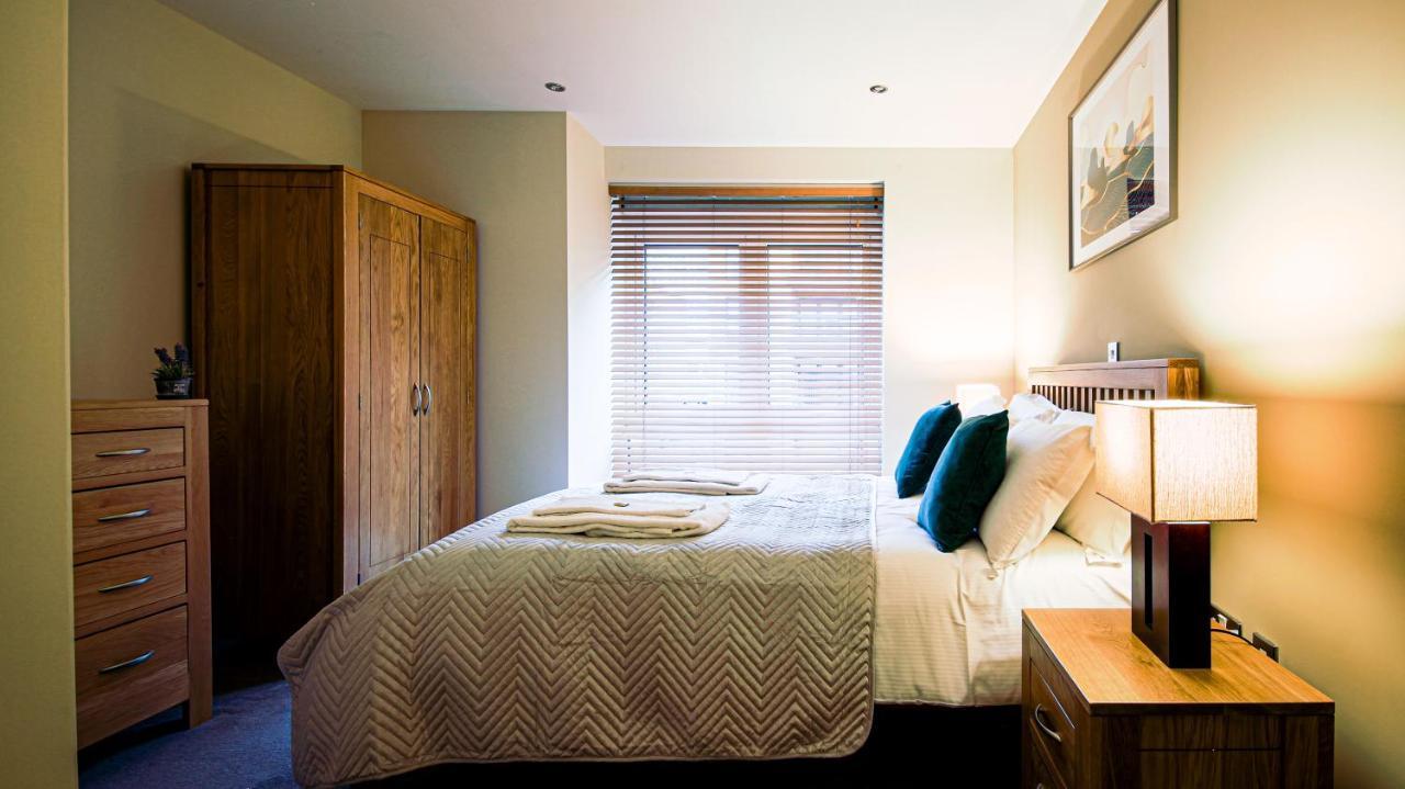 Superb City Center 1 Or 2 Bedroom Apts King Bed Саутгемптон Екстер'єр фото