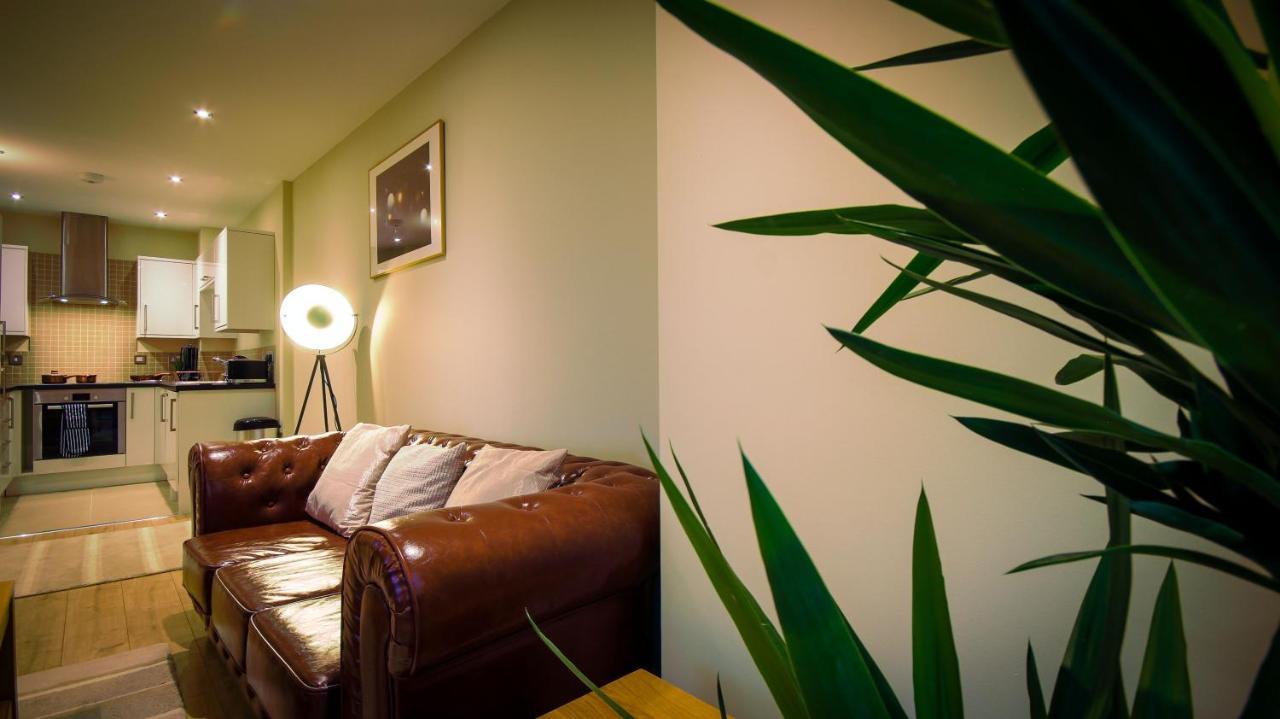 Superb City Center 1 Or 2 Bedroom Apts King Bed Саутгемптон Екстер'єр фото
