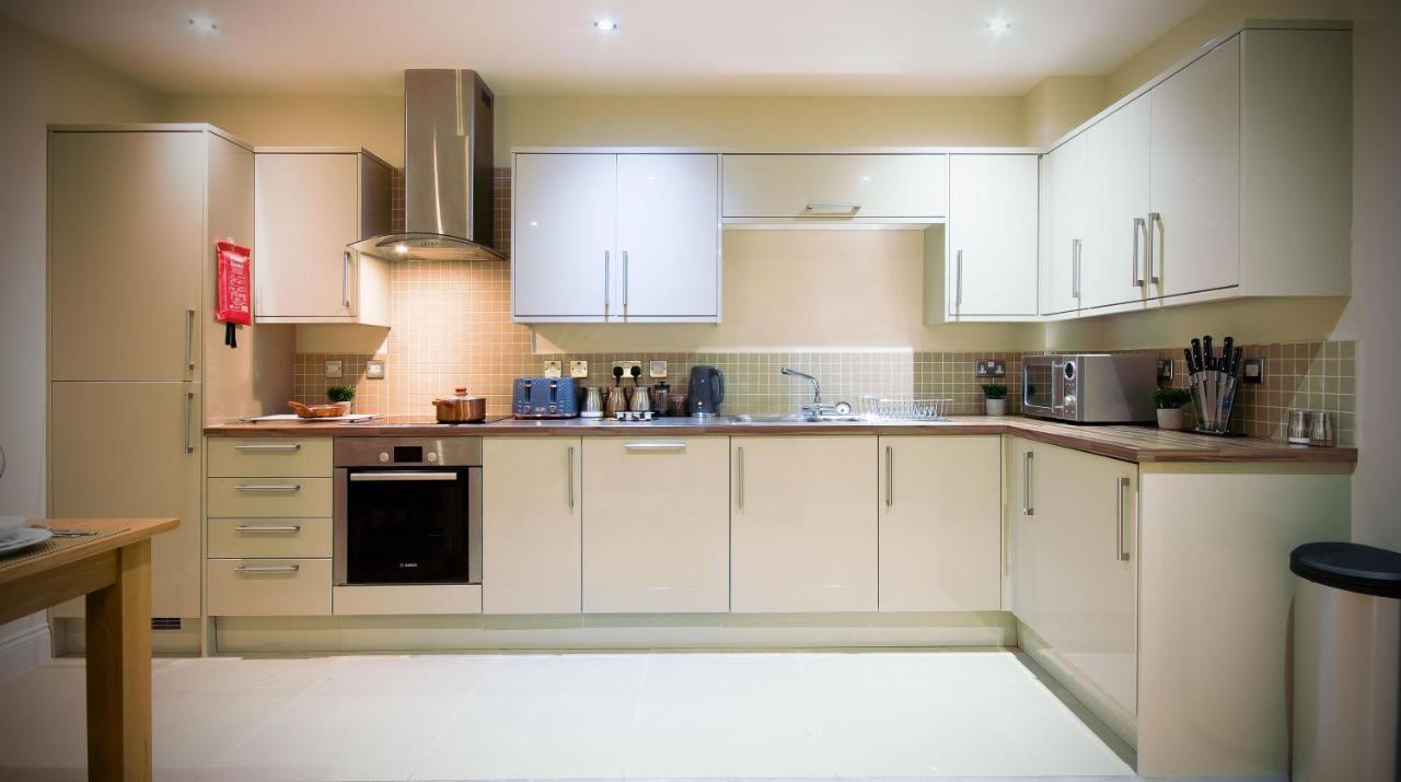 Superb City Center 1 Or 2 Bedroom Apts King Bed Саутгемптон Екстер'єр фото
