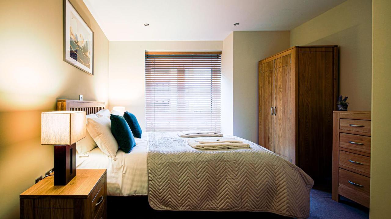 Superb City Center 1 Or 2 Bedroom Apts King Bed Саутгемптон Екстер'єр фото