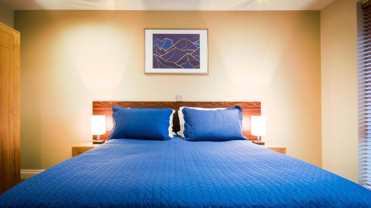 Superb City Center 1 Or 2 Bedroom Apts King Bed Саутгемптон Екстер'єр фото